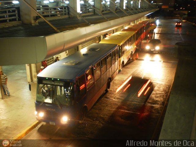 Garajes Paradas y Terminales Los-Teques por Alfredo Montes de Oca