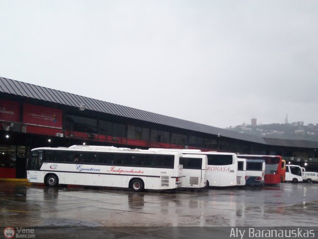 Garajes Paradas y Terminales Caracas por Aly Baranauskas