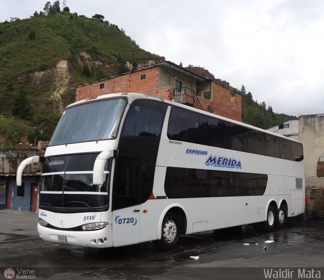 Expresos M�rida 0720 por Waldir Mata
