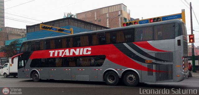 Turismo Titanic S.A.C. 765 por Leonardo Saturno