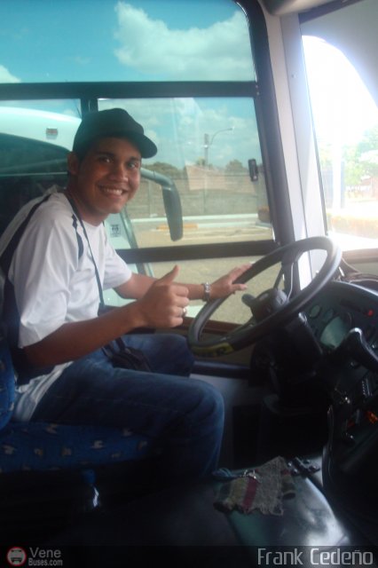 Nuestra gente FRANK  por Frank Cede�o