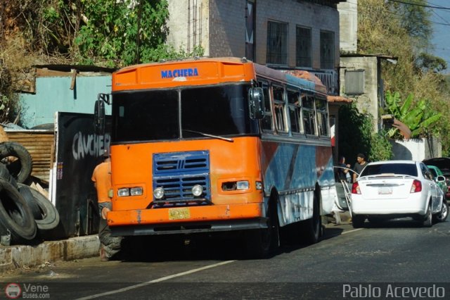 Particular o Desconocido 3111 por Pablo Acevedo