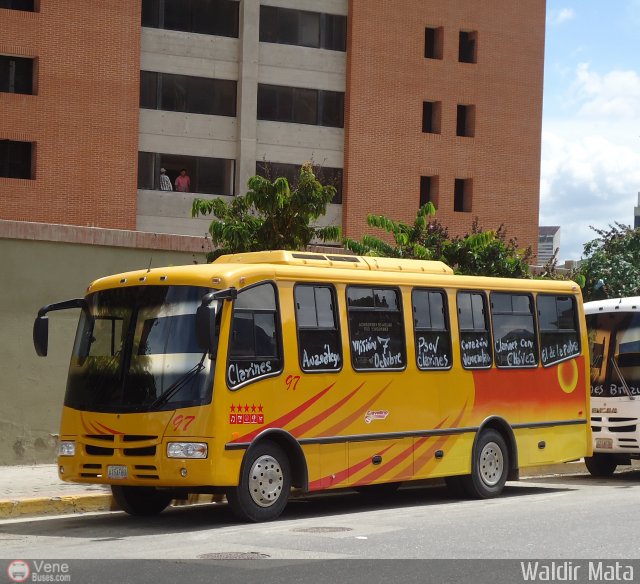 Transporte Clavellino 097 por Waldir Mata