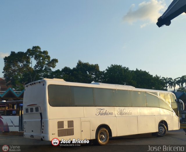 A.C. Mixta de Transporte Tchira Mrida R.L. 0818 por Jos Briceo