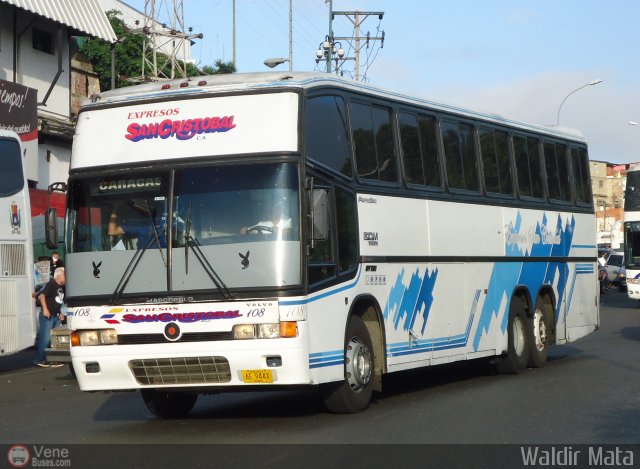 Expresos San Crist�bal 108 por Waldir Mata