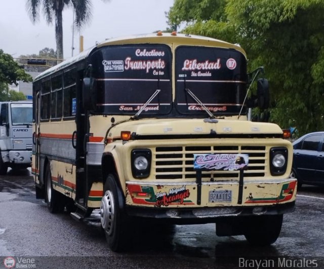 Colectivos Transporte Libertad C.A. 07 por Jerson Nova