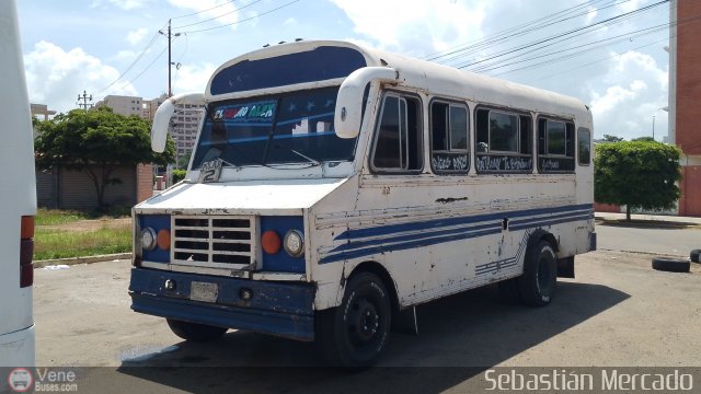 ZU - U.C. Barrio La Polar 157 por Sebasti�n Mercado