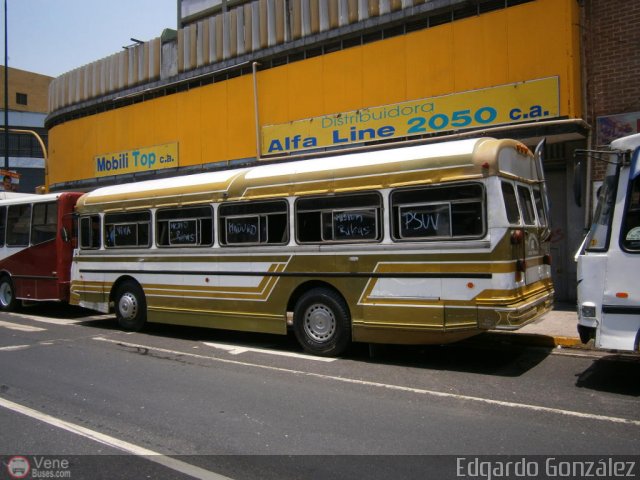 Colectivos Guayas S.A. 005 por Edgardo Gonz�lez