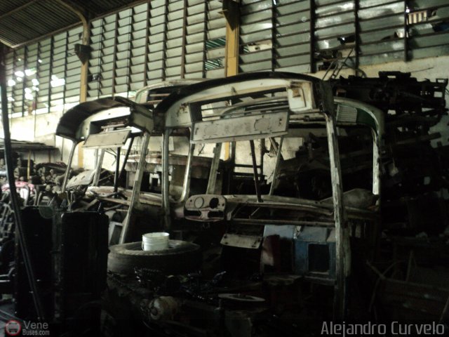 En Chiveras Abandonados Recuperacin AC0046 por Alejandro Curvelo