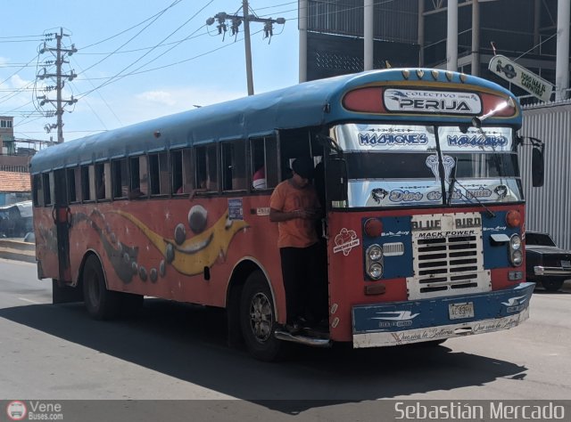 Colectivos Perij 83 por Sebastin Mercado