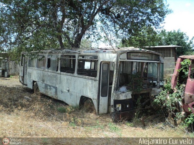 En Chiveras Abandonados Recuperacin 1034 por Alejandro Curvelo