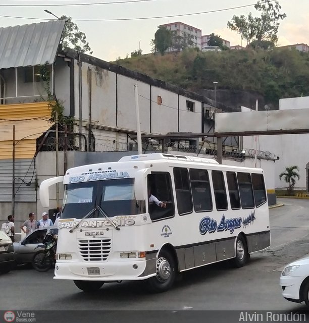 Cooperativa Rio Aragua 05 por Alvin Rond�n