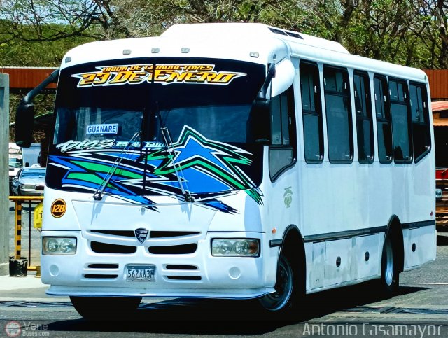 U.C. 23 de Enero 128 por Antonio Casamayor