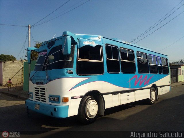 Particular o Desconocido 8345 por Pablo Acevedo