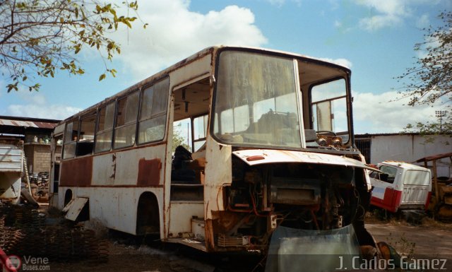 En Chiveras Abandonados Recuperacin 900 por J. Carlos Gmez