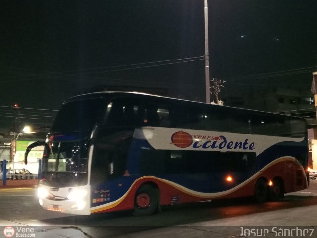 Expresos Occidente 220 por Josue S�nchez