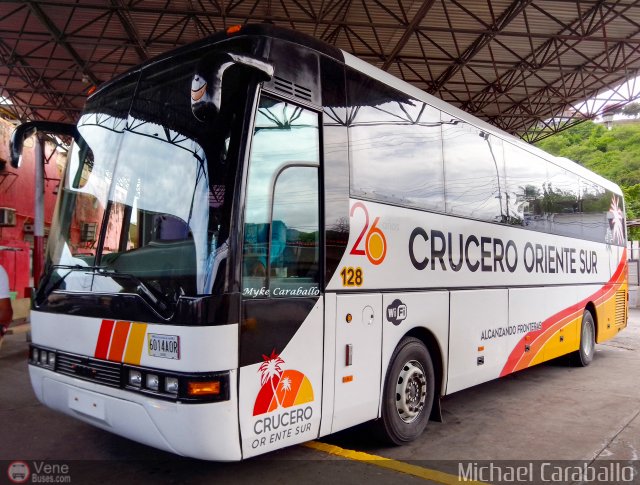 Cruceros Oriente Sur 128 por Michael Caraballo