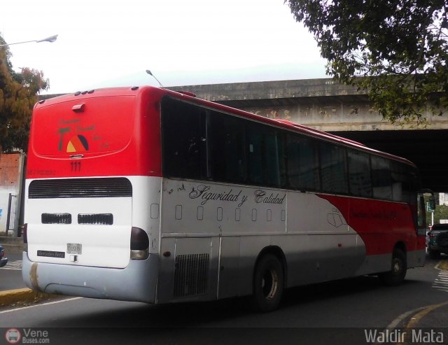 Cruceros Oriente Sur 111 por Waldir Mata