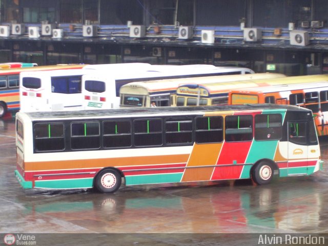 Cooperativa Canaima 20 por Alvin Rond�n