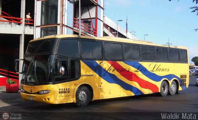 Expresos Los Llanos 224 por Waldir Mata