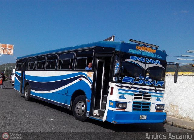 Cooperativa de Transporte Lucero Mundo 25 por Andrs Ascanio