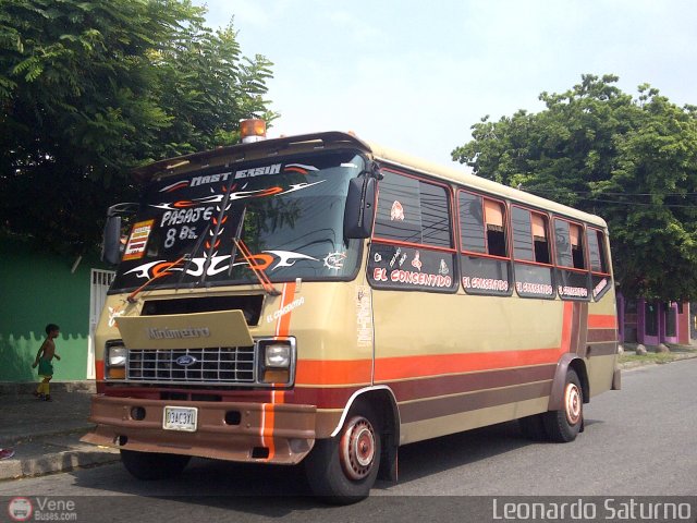 ME - Línea Monumental 05 por Leonardo Saturno