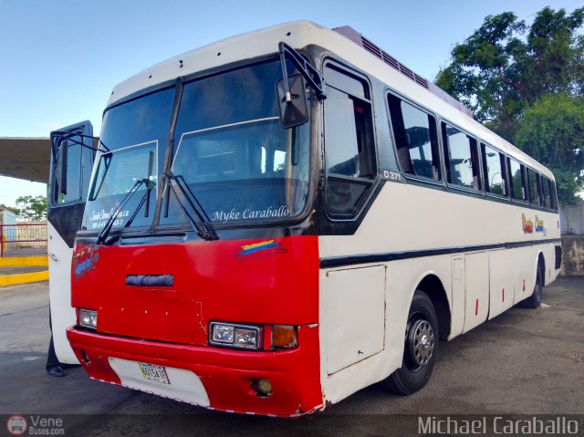 Santa Elena Express 371 por Michael Caraballo