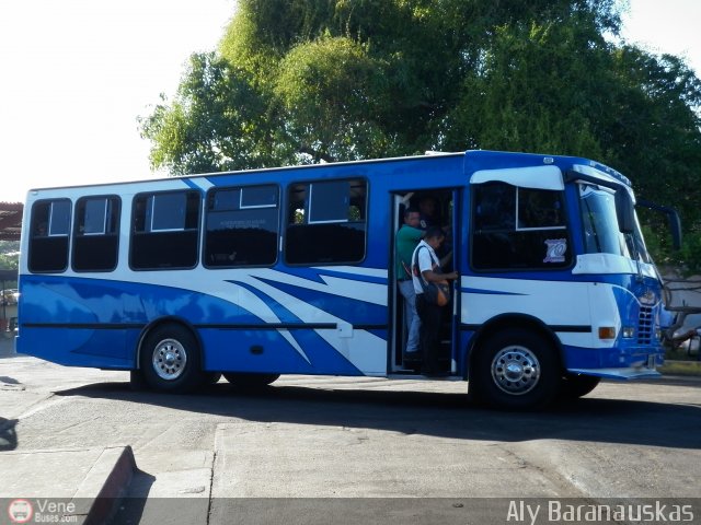 A.C. 70 Express 104 por Aly Baranauskas