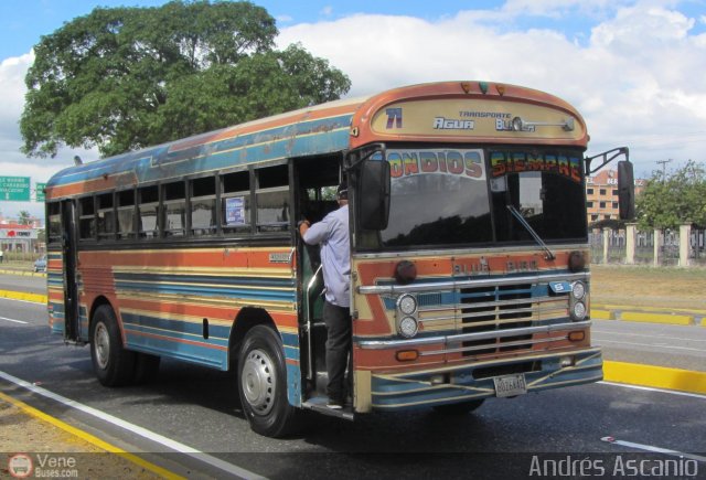 Transporte Agua Blanca 71 por Andrs Ascanio