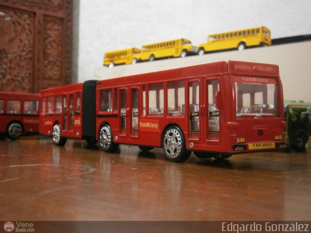 Maquetas y Miniaturas 3725 por Edgardo Gonzlez