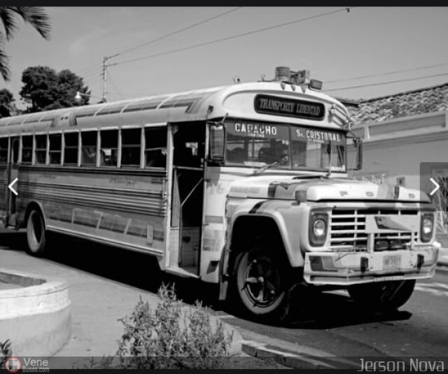 Colectivos Transporte Libertad C.A. 16 por Pablo Acevedo