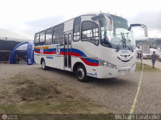 Particular o Desconocido Expo por Michael Caraballo