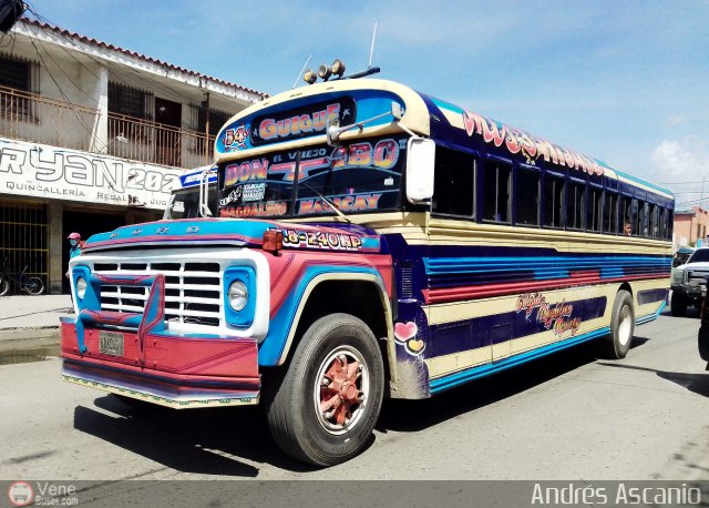 Transporte Arvelo 34 por Andrs Ascanio