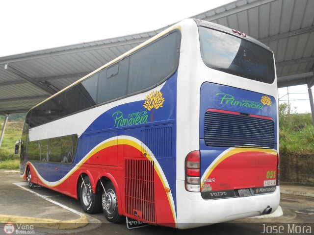 Expresos Primavera 051 por Jos� Mora