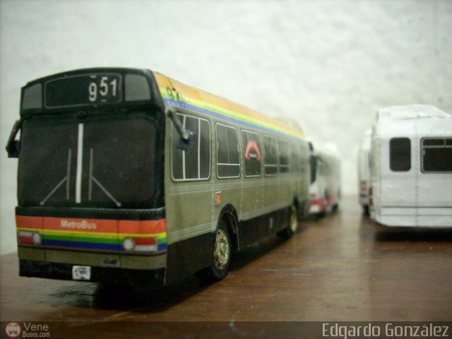 Maquetas y Miniaturas 951 por Edgardo Gonzlez