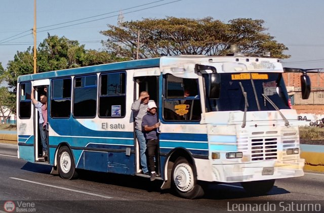 Cooperativa de Transporte Lucero Mundo 23 por Leonardo Saturno