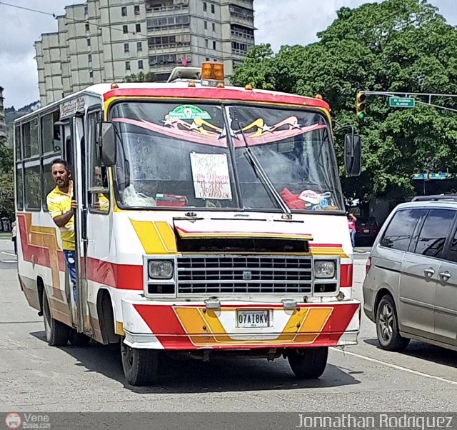 DC - S.C. Plaza Espaa - El Valle - Coche 064 por Jonnathan Rodrguez