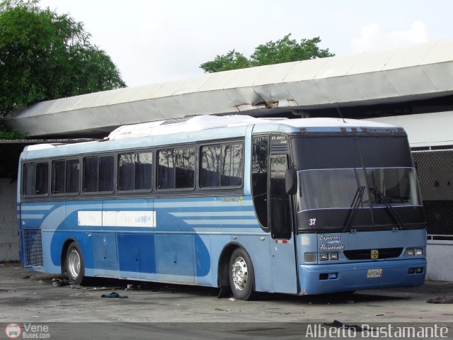 Expresos Horizonte 37 por Alberto Bustamante