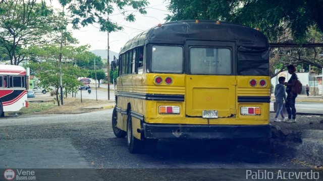 Particular o Desconocido 08 por Pablo Acevedo