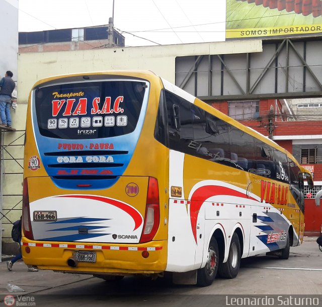 Transporte Va S.A.C. 700 por Leonardo Saturno