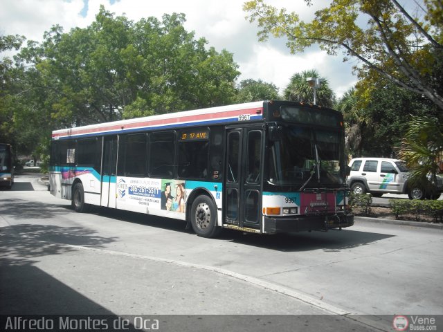 Miami-Dade County Transit 9967 por Alfredo Montes de Oca