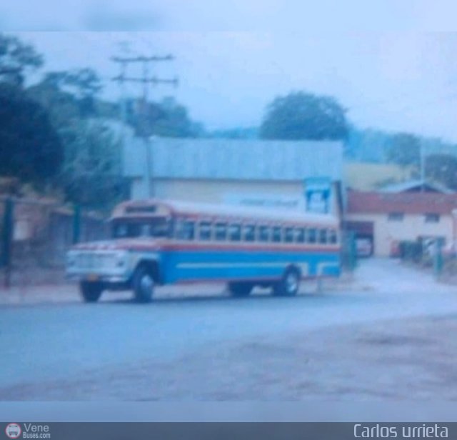 Lnea Tilca - Transporte Inter-Larense C.A. 19 por Moiss Silva Colombo