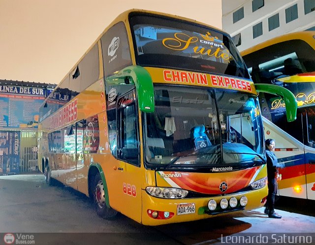 Chavin Express 820 por Leonardo Saturno