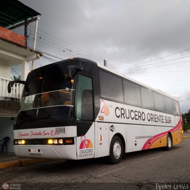 Cruceros Oriente Sur 128 por Eyder Leiva