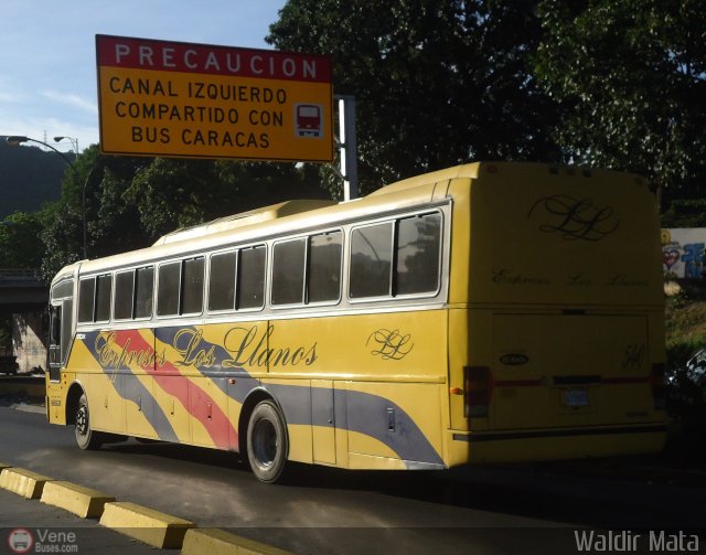 Expresos Los Llanos 540 por Waldir Mata