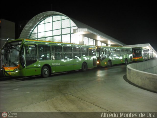 Garajes Paradas y Terminales Los Teques por Alfredo Montes de Oca