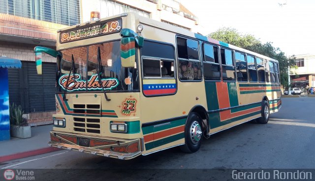 Transporte Guacara 0022 por Gerardo Rondn