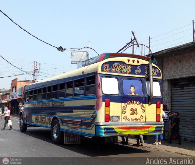 Transporte Arvelo 24 por Andrs Ascanio