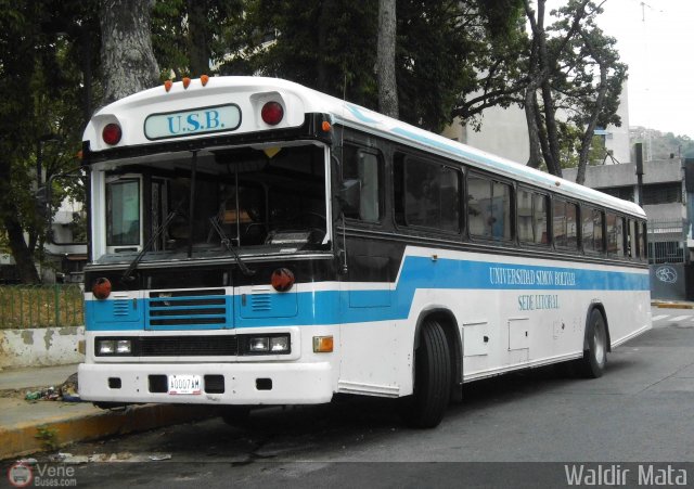 Universidad Sim�n Bol�var 999 por Waldir Mata