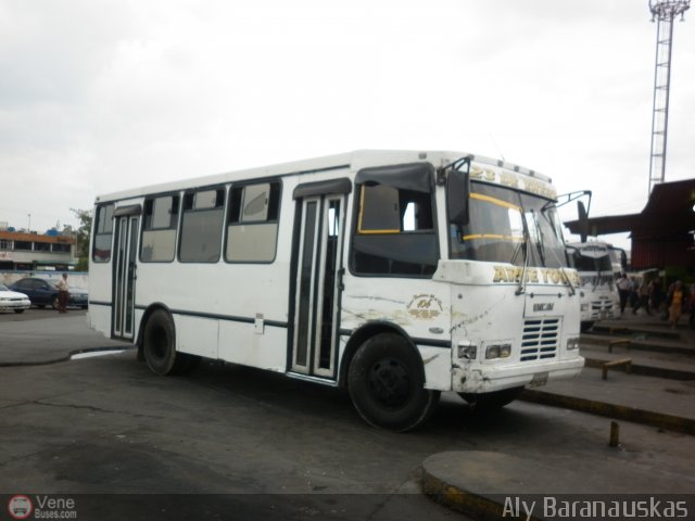 U.C. 23 de Enero 104 por Aly Baranauskas